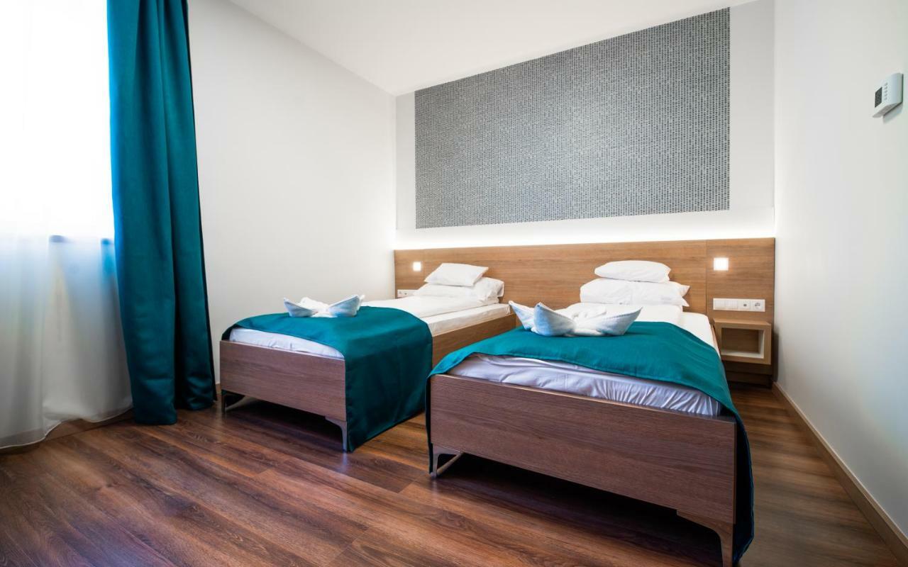 Hotel Szeghalom Extérieur photo