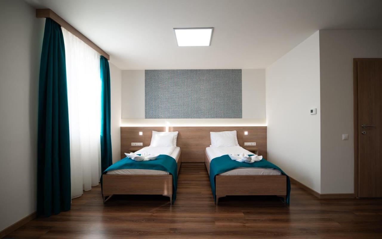 Hotel Szeghalom Extérieur photo