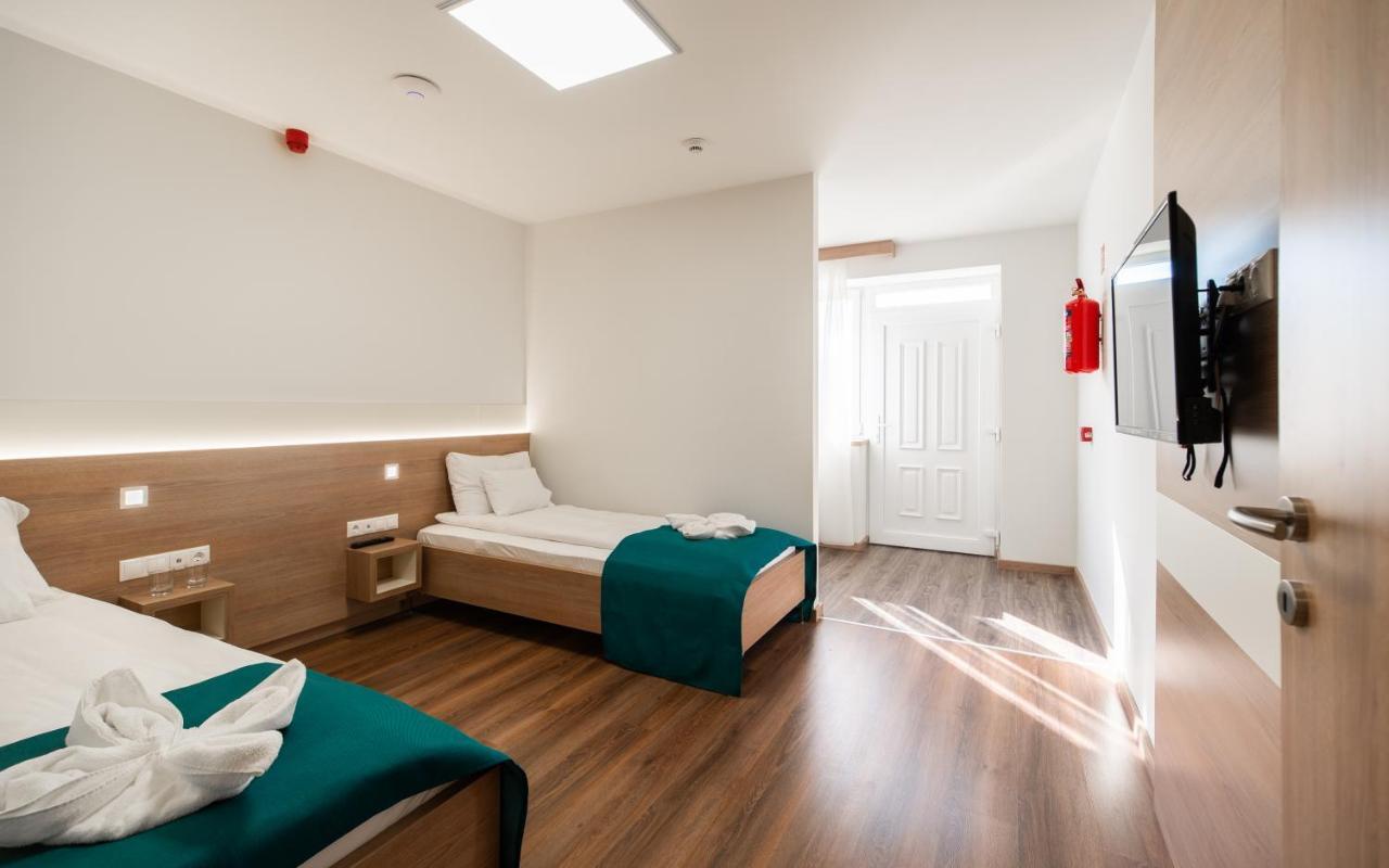 Hotel Szeghalom Extérieur photo